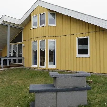 Holiday home Mirow In *